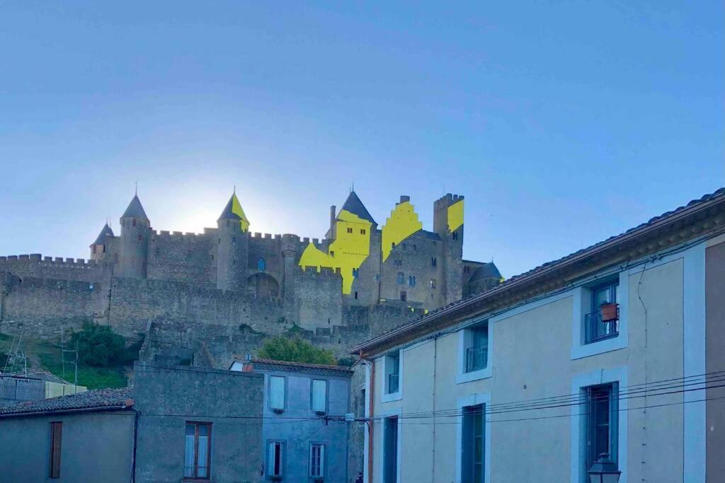 Le Templier Vue Cite Pied Cite Medievale Neuf Carcassone Kültér fotó