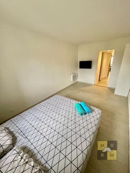 Le Templier Vue Cite Pied Cite Medievale Neuf Carcassone Kültér fotó